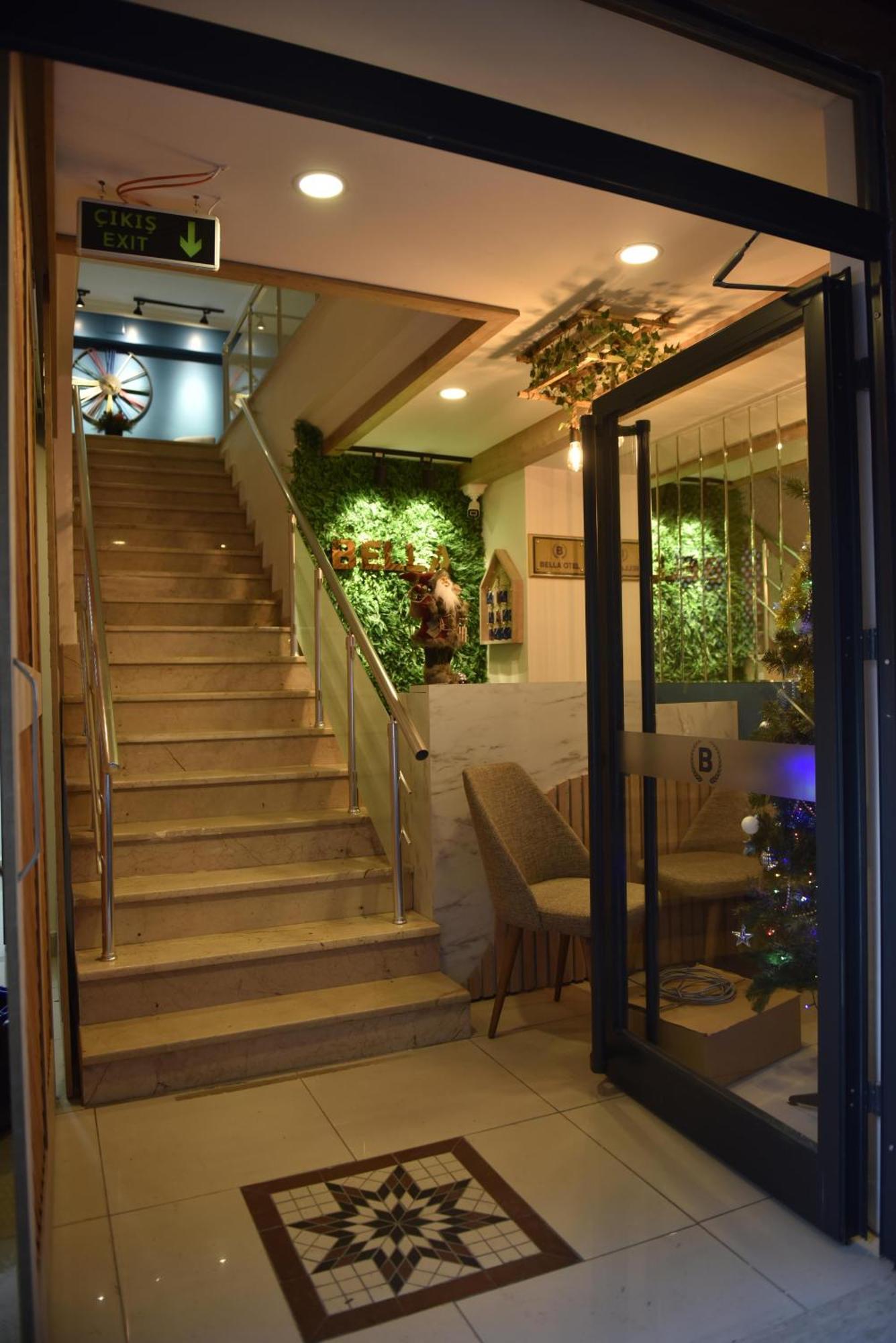 Bella Otel Мудания Екстериор снимка